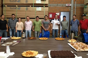 Café em comemoração ao dia do marceneiro